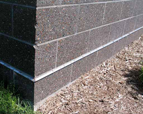 Mortar Net BlockNet supports faster masonry installation while ensuring neat joints.